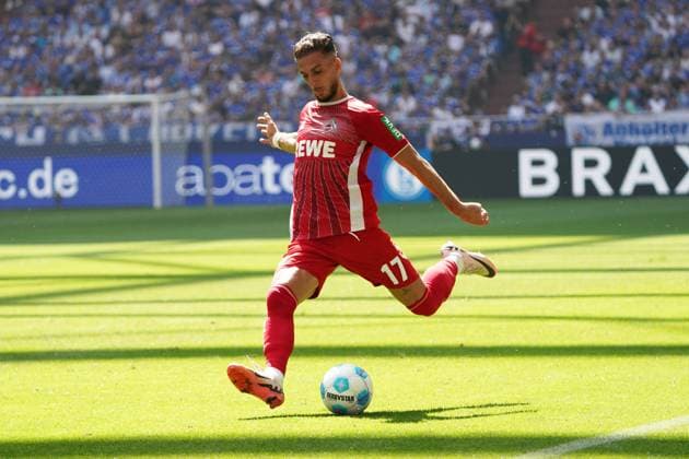 Fussball, 2.BL Saison 2024 2025 FC Schalke 04 vs 1.FC Köln , Arena auf Schalke, Gelsenkirchen, Leart Pacarada 1. FC Köln Aktion, Einzelbild