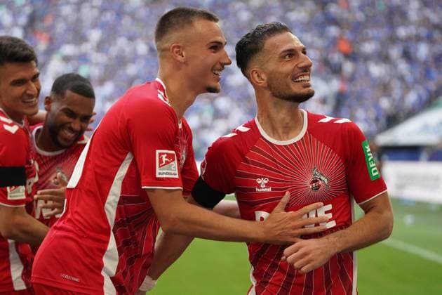 Fussball, 2.BL Saison 2024 2025 FC Schalke 04 vs 1.FC Köln , Arena auf Schalke, Gelsenkirchen, Tim Lemperle, Leart Pacadara beide 1. FC Köln jubeln