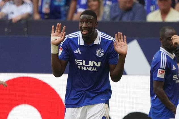 Fussball, 2.BL Saison 2024 2025 FC Schalke 04 vs 1.FC Köln , Arena auf Schalke, Gelsenkirchen, S04 Aktion, Einzelbild