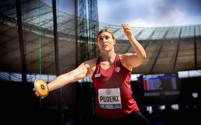 Bilder des Jahres 2024, Sport 09 September Sport Themen der Woche KW35 Sport Bilder des Tages ISTAF 2024; Berlin, 01.09.2024 Kristin PUDENZ (GER) im Diskuswurf; ISTAF Berlin am 01.09.2024 im Olympiastadion in Berlin (Deutschland). *** ISTAF 2024 Berlin, 01 09 2024 Kristin PUDENZ GER in discus throw ISTAF Berlin on 01 09 2024 at the Olympiastadion in Berlin Germany Copyright: xBEAUTIFULxSPORTS R.xSchmittx