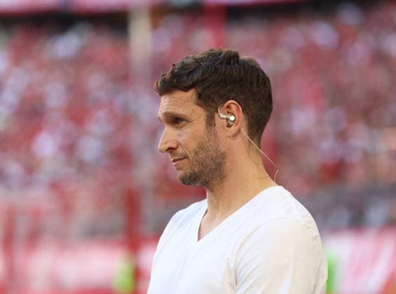 München, Deutschland 01. September 2024: Fussball, Herren, Bundesliga, Saison 2024 2025, FC Bayern München - SC Freiburg, Allianz Arena Moritz Volz, Kopf, Portrait, TV Experte DAZN DFB, DFL regulations prohibit any use of photographs as image sequences and or quasi-video