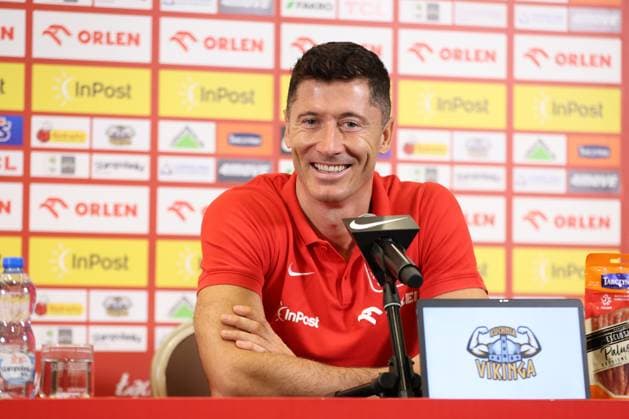 Sport Themen der Woche KW36 Sport Bilder des Tages WARSZAWA 02.09.2024 KONFERENCJA PRASOWA REPREZENTACJI POLSKI--- POLISH FOOTBALL national team, Nationalteam press conference, PK, Pressekonferenz IN WARSAW ROBERT LEWANDOWSKI FOT. PIOTR KUCZA FOTOPYK NEWSPIX.PL --- Newspix.pl  240902PYK009