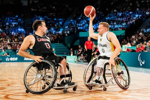 Paris 2024 Paralympics: Rollstuhlbasketball Deutschland - Kanada Herren, 02.09.2024 PARIS, FRANKREICH 02. September - Rollstuhlbasketball Deutschland - Kanada Herren Paris 2024 Paralympics am 02.09.2024 in der Bercy Arena in Paris Frankreich. Jonathan Vermette (Kanada, 13), Jan Haller (Deutschland, 10) am Ball Copyright: xBEAUTIFULxSPORTS Wunderlx