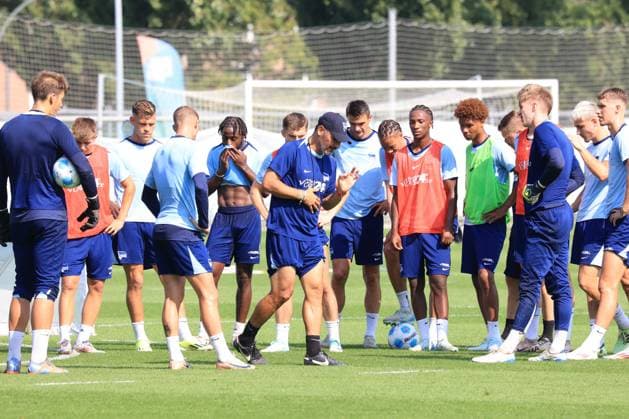 DEU, DFL, 2. FBL Hertha BSC, Training, 03.09.2024, Sportforum, Berlin, DEU, DFL, 2. FBL Hertha BSC, Training, im Bild Cheftrainer Cristian Fiel (Hertha BSC Berlin), Hertha-Spielerkreis DFL - regulations prohibit any use of Photographs as image sequences and or quasi-video Foto: Juergen Engler nordphoto GmbH