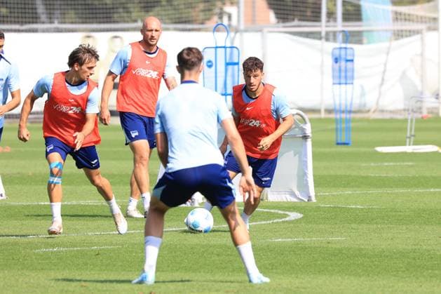 DEU, DFL, 2. FBL Hertha BSC, Training, 03.09.2024, Sportforum, Berlin, DEU, DFL, 2. FBL Hertha BSC, Training, im Bild Diego Demme (Hertha BSC Berlin 6), Michal Karbownik (Hertha BSC Berlin 33), Toni Leistner (Hertha BSC Berlin 37) DFL - regulations prohibit any use of Photographs as image sequences and or quasi-video Foto: Juergen Engler nordphoto GmbH