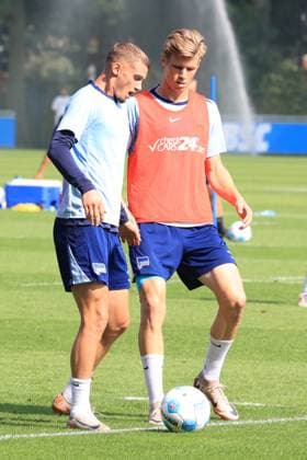 DEU, DFL, 2. FBL Hertha BSC, Training, 03.09.2024, Sportforum, Berlin, DEU, DFL, 2. FBL Hertha BSC, Training, im Bild Michael Cuisance (Hertha BSC Berlin 27), Luca Schuler (Hertha BSC Berlin 18) DFL - regulations prohibit any use of Photographs as image sequences and or quasi-video Foto: Juergen Engler nordphoto GmbH