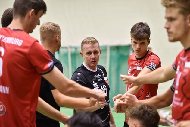 Auszeit, Johannes Elsaesser (TV Rottenburg, 16), David Dornauf (TV Rottenburg, 05) TV Rottenburg - Barock Volleys MTV Ludwigsburg, Volleyball, Testspiel, 03.09.2024, TV Rottenburg - Barock Volleys MTV Ludwigsburg, Volleyball, Testspiel, 03.09.2024 Rottenburg Copyright: xEibner-Pressefoto RalphxKunzex EP_RKE