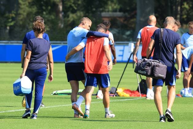 DEU, DFL, 2. FBL Hertha BSC, Training, 04.09.2024, Sportforum, Berlin, DEU, DFL, 2. FBL Hertha BSC, Training, im Bild Diego Demme (Hertha BSC Berlin 6), bekam den Ball ins Gesicht, Michael Cuisance (Hertha BSC Berlin 27) DFL - regulations prohibit any use of Photographs as image sequences and or quasi-video Foto: Juergen Engler nordphoto GmbH