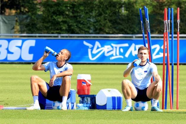 DEU, DFL, 2. FBL Hertha BSC, Training, 04.09.2024, Sportforum, Berlin, DEU, DFL, 2. FBL Hertha BSC, Training, im Bild Derry Scherhant (Hertha BSC Berlin 39), Jonjoe Kenny (Hertha BSC Berlin 16) DFL - regulations prohibit any use of Photographs as image sequences and or quasi-video Foto: Juergen Engler nordphoto GmbH