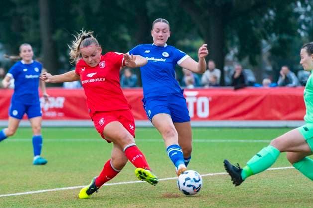 ENSCHEDE, Sportpark Schreurserve, 04-09-2024 , season 2024 2025, UEFA FIFA internationaal during the match Twente - Cardiff City (Women) FC Twente player Jaimy Ravensbergen Twente - Cardiff City (Women)  x26221793x Copyright: