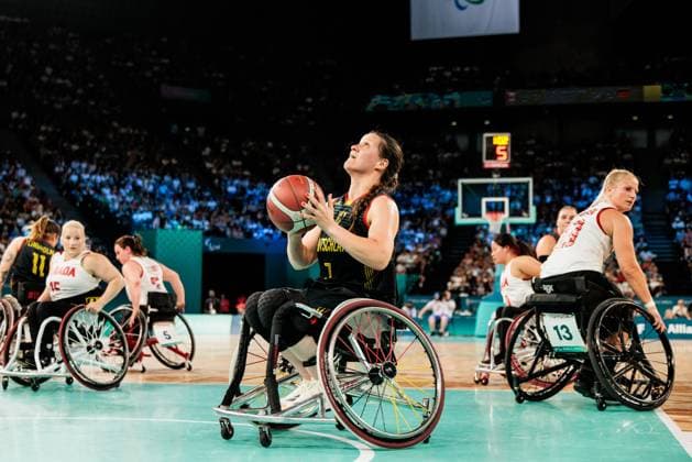 Paris 2024 Paralympics: Rollstuhlbasketball Viertelfinale Kanada - Deutschland Damen, 04.09.2024 PARIS, FRANKREICH 04. September - Rollstuhlbasketball Viertelfinale Kanada - Deutschland Damen, Paris 2024 Paralympics am 04.09.2024 in der Bercy Arena in Paris Frankreich. Anne Patzwald (Deutschland, 7) im Wurf Copyright: xBEAUTIFULxSPORTS Wunderlx