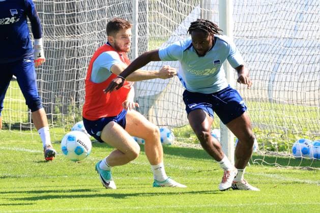 DEU, DFL, 2. FBL Hertha BSC, Training, 05.09.2024, Sportforum, Berlin, DEU, DFL, 2. FBL Hertha BSC, Training, im Bild Jonjoe Kenny (Hertha BSC Berlin 16), Deyovaisio Zeefuik (Hertha BSC Berlin 42) DFL - regulations prohibit any use of Photographs as image sequences and or quasi-video Foto: Juergen Engler nordphoto GmbH