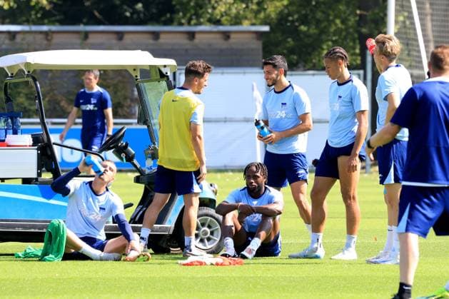 DEU, DFL, 2. FBL Hertha BSC, Training, 05.09.2024, Sportforum, Berlin, DEU, DFL, 2. FBL Hertha BSC, Training, im Bild Michael Cuisance (Hertha BSC Berlin 27), Diego Demme (Hertha BSC Berlin 6), Kevin Sessa (Hertha BSC Berlin 8), Deyovaisio Zeefuik (Hertha BSC Berlin 42), Derry Scherhant (Hertha BSC Berlin 39), Luca Schuler (Hertha BSC Berlin 18) DFL - regulations prohibit any use of Photographs as image sequences and or quasi-video Foto: Juergen Engler nordphoto GmbH