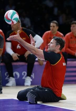 Paris , Paralympics , Sitzvolleyball , Deutschland vs. Bosnien-Herzegowina , Heiko Wiesenthal ( GER )
