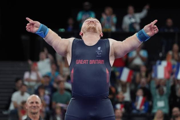 Bilder des Jahres 2024, Sport 09 September Sport Themen der Woche KW36 Sport Bilder des Tages (240906) -- PARIS, Sept. 6, 2024 -- Mark Swan of Britain reacts during the para powerlifting men s up to 65kg final at the Paris 2024 Paralympic Games in Paris, France, Sept. 5, 2024. ) (PARIS2024)FRANCE-PARIS-PARALYMPICS-PARA POWERLIFTING-MEN S UP TO 65KG LianxYi 