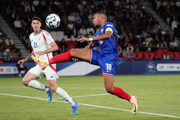 Kylian Mbappe of France France v Italy, UEFA Nations League, League A, Group 2, Football, Stade de France, Paris, France, UK, 06 Sep 2024 EDITORIAL USE ONLY No use with unauthorised audio, video, data, fixture lists, club league logos or live services. Online in-match use limited to 120 images, no video emulation. No use in betting, games or single club league player publications. Copyright: xDavexWinter Shutterstockx 14700274at