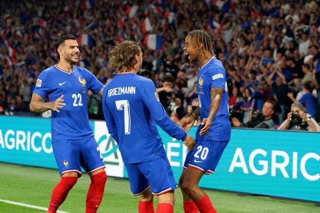 Bradley Barcola of France celebrates after scoring a goal with teammates during France vs Italy, Football UEFA Nations Leage match in Paris, France, September 06 2024  Copyright: xEmmanuelexMastrodonato IPAxSportx xx IPA_49410804 IPA_Agency_IPA49410804