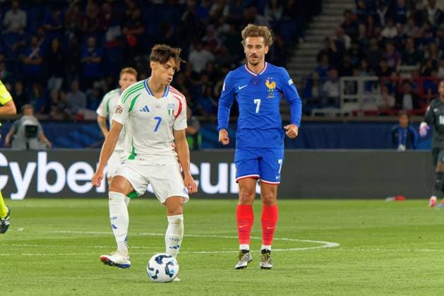 Samuele Ricci of Italy and Antoine Griezmann of France during France vs Italy, Football UEFA Nations Leage match in Paris, France, September 06 2024  Copyright: xEmmanuelexMastrodonato IPAxSportx xx IPA_49410845 IPA_Agency_IPA49410845