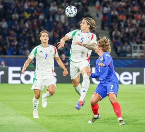 September 6, 2024, Parigi, Parigi, Francia: During the first match of National League 06 09 2024 Football match between France vs Italy at the Parc des Princes stadium in Paris.In picture Riccardo Calafiori Parigi Francia - ZUMAs236 20240906_aap_s236_015 Copyright: xFabioxSassox
