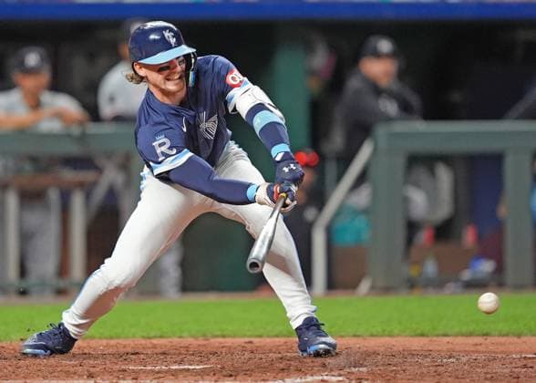 SEP 6, 2024: Kansas City Royals shortstop Bobby Witt Jr. (7) reaches to make contact for a singleat Kauffman Stadium Kansas City, Missouri. CSM. Kansas City United States - ZUMAc04_ 20240906_zma_c04_030 Copyright: xJonxRobichaudx