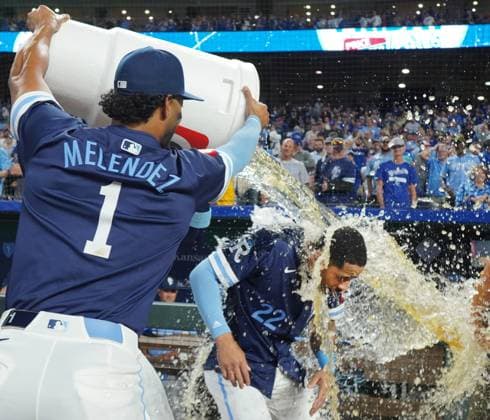 SEP 6, 2024: Kansas City Royals Tommy Pham gets the post game Gatorade bath after the royals win 5-0 over the twins at Kauffman Stadium Kansas City, Missouri. CSM. Kansas City United States - ZUMAc04_ 20240906_zma_c04_035 Copyright: xJonxRobichaudx