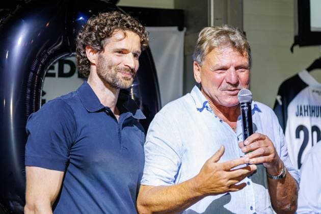 v.l. Arne Friedrich (SC Verl, Jahrhundertelf), Ulrich (Uli) Sude GER, 100 Jahre SC Verl, Jahrhundert-Abend, 06.09.2024 GER, 100 Jahre SC Verl, Jahrhundert-Abend, 06.09.2024 Verl *** f l Arne Friedrich SC Verl, century eleven, Ulrich Uli Sude GER, 100 years SC Verl, century evening, 06 09 2024 GER, 100 years SC Verl, century evening, 06 09 2024 Verl Copyright: xEibner-Pressefotox xJanxRollingerx EP_JSK
