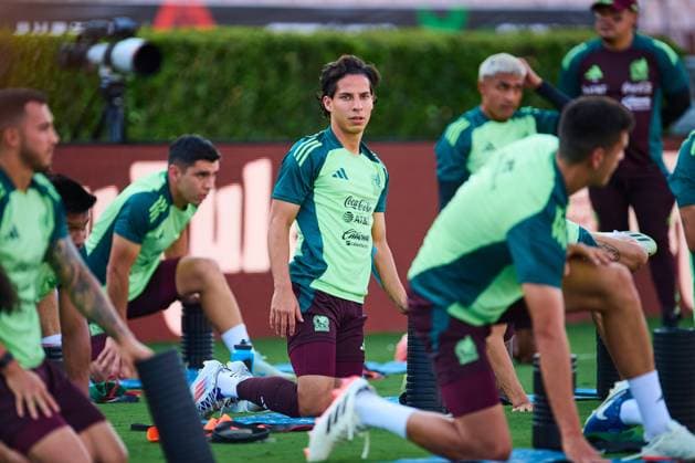 RECORD DATE NOT STATED Seleccion Mexicana 2024 Mexico Team Training Session Diego Lainez during the Mexican national team, Nationalteam (Mexico) Training Session prior to the friendly preparation match against New Zealand, at Rose Bowl Stadium, on September 06, 2024, Pasadena, Los Angeles California, United States. PASADENA LOS ANGELES CALIFORNIA UNITED STATES  Copyright: xJONATHANxDUENASx 20240906203216_SNM_MEX_TRAIN_LAINEZ39