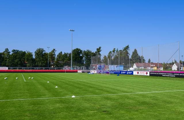 Blick ins Stadion, Frauen-Bundesliga, 1. FC Nuernberg vs SC Freiburg, Sportpark Valznerweiher am 07. September 2024 in Nuernberg, Deutschland. (Foto von Silas Schueller DeFodi Images) General internal view of the stadium, Frauen-Bundesliga, 1. FC Nuernberg vs SC Freiburg, Sportpark Valznerweiher on September 7, 2024 in Nuremberg, Germany. (Photo by Silas Schueller DeFodi Images) Defodi-121_121_FCNSCF_20240907_111