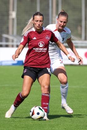 07.09.2024 - Fussball - Saison 2024 2025 - DFB-Pokal Frauen : 1. FC Nürnberg FCN ( Club Clubfrauen ) - SC Freiburg - Sportfoto Zink - xdcxdex - Medina Desic (10, 1. FC Nürnberg FCN ), Julia Stierli ( 5 , SC Freiburg )