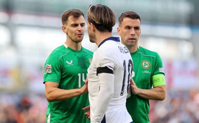 UEFA Nations League Group B2, Aviva Stadium, Dublin 7 9 2024 Republic of Ireland vs England Ireland s Jayson Molumby and Seamus Coleman with Jack Grealish of England Jayson Molumby and Seamus Coleman with Jack Grealish 7 9 2024  Copyright: x INPHO RyanxByrnex RB1_9983