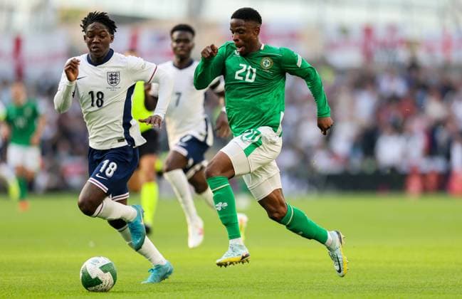 UEFA Nations League Group B2, Aviva Stadium, Dublin 7 9 2024 Republic of Ireland vs England England s Kobbie Mainoo with Chiedozie Ogbene of Ireland Kobbie Mainoo with Chiedozie Ogbene 7 9 2024  Copyright: x INPHO JamesxCrombiex JRY14128