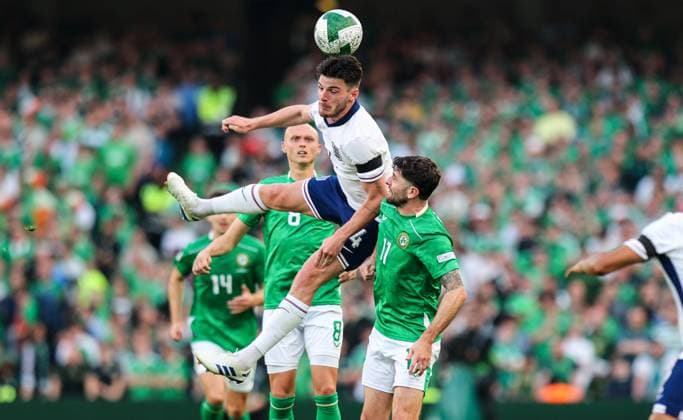 UEFA Nations League Group B2, Aviva Stadium, Dublin 7 9 2024 Republic of Ireland vs England Ireland s Robbie Brady and Declan Rice of England Robbie Brady and Declan Rice 7 9 2024  Copyright: x INPHO RyanxByrnex RB1_2880