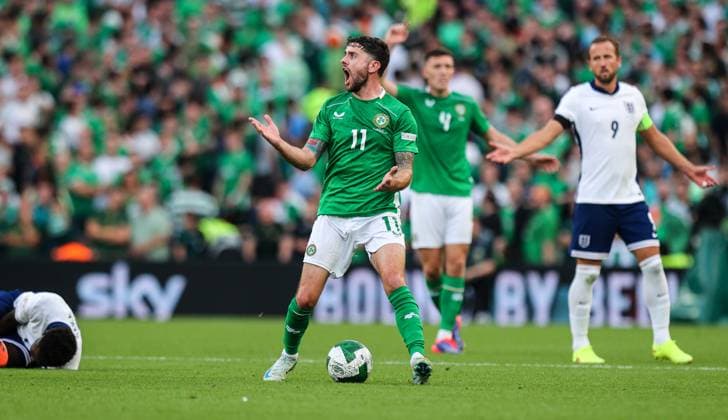 UEFA Nations League Group B2, Aviva Stadium, Dublin 7 9 2024 Republic of Ireland vs England Ireland s Robbie Brady reacts to the referees decision Robbie Brady reacts to the referees decision 7 9 2024  Copyright: x INPHO RyanxByrnex RB1_3128