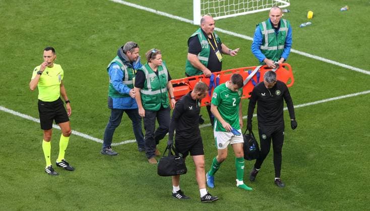 UEFA Nations League Group B2, Aviva Stadium, Dublin 7 9 2024 Republic of Ireland vs England Ireland™s Seamus Coleman leaves the field with an injury Seamus Coleman leaves the field with an injury 7 9 2024  Copyright: x INPHO BryanxKeanex BI7I9308
