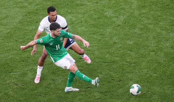 UEFA Nations League Group B2, Aviva Stadium, Dublin 7 9 2024 Republic of Ireland vs England Ireland™s Robbie Brady with Trent Alexander-Arnold of England Robbie Brady with Trent Alexander-Arnold 7 9 2024  Copyright: x INPHO BryanxKeanex BI7I9431