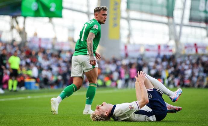UEFA Nations League Group B2, Aviva Stadium, Dublin 7 9 2024 Republic of Ireland vs England England s Anthony Gordon goes down injured Anthony Gordon goes down injured 7 9 2024  Copyright: x INPHO RyanxByrnex RB2_5512