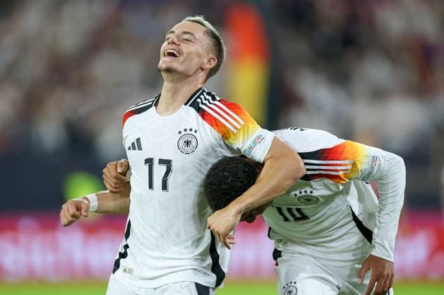 Sport Bilder des Tages 07.09.2024, Düsseldorf, UEFA Nations League, Deutschland Ungarn, Merkur Spielarena, Division A, 2024 2025, Gruppe 3: Torjubel nach dem 3:0 durch Florian Wirtz (GER 17). Zusammen mit Jamal Musiala (GER 10) DFB regulations prohibit any use of photographs as image sequences and or quasi-video. Nordrhein-Westfalen Deutschland