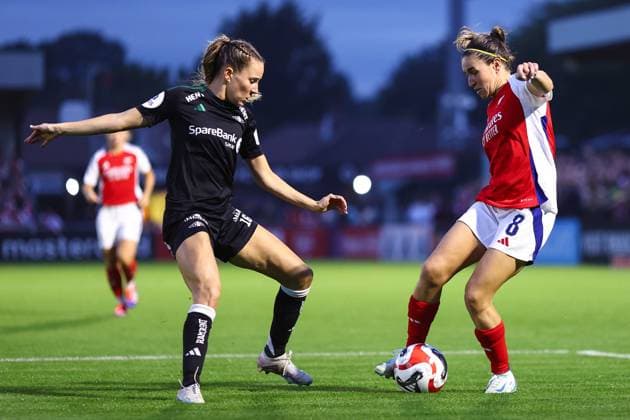 Arsenal v Rosenborg 07 September 2024, London - UEFA Women s Champions League Qualifier - Arsenal v Rosenborg - Mariona Caldentey of Arsenal takes on Ine Berre of Rosenborg - Photo: Jacques Feeney Offside. London UK Copyright: xJacquesxFeeneyx xOffsidexOffside