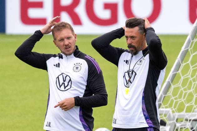 08.09.2024, Fussball: Deutsche Nationalmannschaft, oeffentliches Training im Paul-Janes-Stadion in Duesseldorf. Julian Nagelsmann (Nationalmannschaft Deutschland, Trainer) und Sandro Wagner (Nationalmannschaft Deutschland) beim Training der Nationalmannschaft. Wichtiger Hinweis: Gemaess den Vorgaben der FIFA bzw. der UEFA ist es untersagt, in dem Stadion und oder vom Spiel angefertigte Fotoaufnahmen in Form von Sequenzbildern und oder videoaehnlichen Fotostrecken zu verwerten bzw. verwerten zu lassen. Foto: Kirchner-Media TH Copyright: xKirchner-Media THx