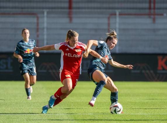 Fußball, Frauen, Saison 2024 2025, DFB-Pokal (2. Runde), 1. FC Union Berlin - RB Leipzig, v. l. Dina Orschmann (1. Frauen 1. FC Union), Sandra Starke (RB Leipzig), 08.09. 2024, Copyright: xMatthiasxKochx