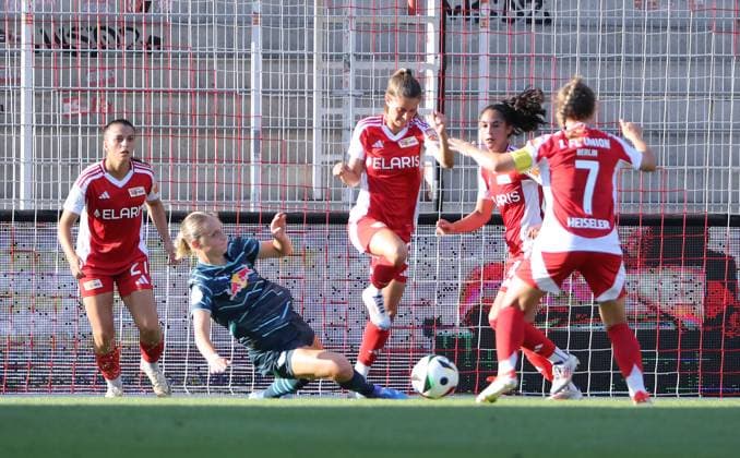 Anna Weiss, Vanessa Fudalla, Celine Frank, Lisa Heiseler Zweikampf Spielszene Aktion Fußball Fussball Damen DFB Pokal 2.Runde Saison 2024 2025 08.09.2024 1.FC Union Berlin vs. RB Leipzig RBL DFL regulations prohibit any use of photographs as image sequences and or quasi-video