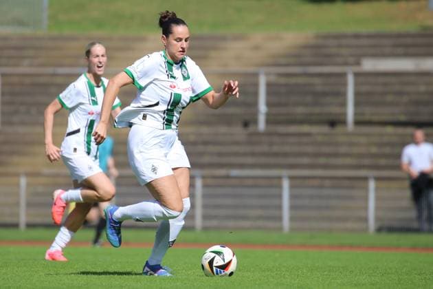 Mönchengladbach, Deutschland 08. September 2024: DFB Pokal - Frauen - 2024 2025 - Borussia Mönchengladbach vs. 1. FC Köln Im Bild: Flaka Aslanaj (Borussia Mönchengladbach) DFB regulations prohibit any use of photographs as image sequences and or quasi-video Grenzlandstadion Nordrhein Westfalen Copyright: xFotostandx xVanxderxVeldenx