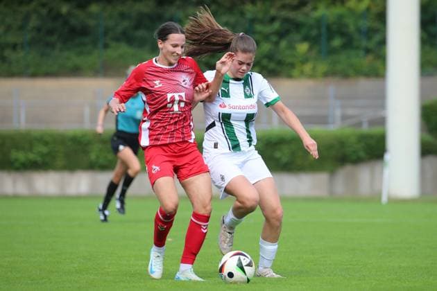 Mönchengladbach, Deutschland 08. September 2024: DFB Pokal - Frauen - 2024 2025 - Borussia Mönchengladbach vs. 1. FC Köln Im Bild: v. li. im Zweikampf Sara Agrez (1. FC Köln) und Kiki Scholten (Borussia Mönchengladbach) DFB regulations prohibit any use of photographs as image sequences and or quasi-video Grenzlandstadion Nordrhein Westfalen Copyright: xFotostandx xVanxderxVeldenx