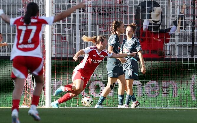 Dina Orschmann jubelt nach 1:0 Freude Emotion Jubel Fußball Fussball Damen DFB Pokal 2.Runde Saison 2024 2025 08.09.2024 1.FC Union Berlin vs. RB Leipzig RBL DFL regulations prohibit any use of photographs as image sequences and or quasi-video