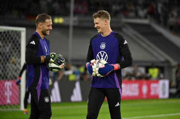 Torwart Alexander Nübel (Deutschland), Torwart Oliver Baumann (Deutschland), v.re. 07.09.2024, UEFA Nationa League 2024 2025, 1. Spieltag, Deutschland - Ungarn 5:0 Düsseldorf Merkus-Spiel-Arena Nordrhein Westfalen Deutschland