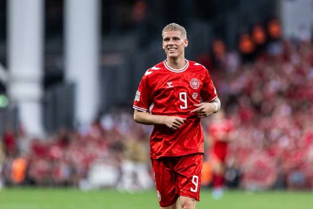 Denmark v Serbia, UEFA Nations League, Copenhagen, Denmark Copenhagen, Denmark. 08th, September 2024. Albert Gronbaek (9) of Denmark seen during the UEFA Nations League match between Denmark and Serbia at Parken in Copenhagen. Copenhagen Denmark  Copyright: xGonzalesxPhoto DejanxObretkovicx