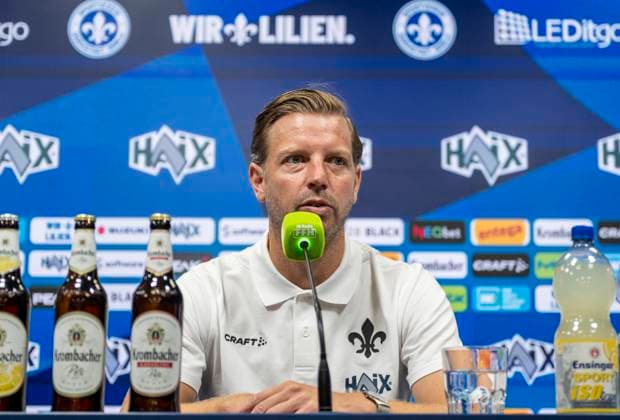 09.09.2024, xfux, Fussball 2.Bundesliga, SV Darmstadt 98 - Pressekonferenz Vorstellung von Trainer Florian Kohfeldt, emspor, v.l. Trainer Florian Kohfeldt (SV Darmstadt 98) (DFL DFB REGULATIONS PROHIBIT ANY USE OF PHOTOGRAPHS as IMAGE SEQUENCES and or QUASI-VIDEO. Eine Lizenzierung des Lichtbildwerkes an und oder durch den SV Darmstadt 1898 e.V. sowie Tochterunternehmen ist nicht gestattet. No release of or sale to SV Darmstadt 1898 e.V.)) Darmstadt