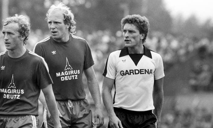14.07.79 SSV Ulm 1846 - FC Bayern München Deutschland, Ulm, 14.07.1979, Fussball, Testspiel, SSV Ulm 1846 - FC Bayern München: v.l. Dieter Hoeneß (FC Bayern München), Bernd Zimmermann (SSV Ulm 1846). *** 14 07 79 SSV Ulm 1846 FC Bayern München Germany, Ulm, 14 07 1979, Soccer, Test match, SSV Ulm 1846 FC Bayern München v l Dieter Hoeneß FC Bayern München , Bernd Zimmermann SSV Ulm 1846