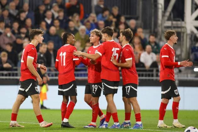 Luton, England, September 9th 2024: Thierno Ballo (11 Austria U21, U 21 celebrates with his teammates after scoring a goal during the friendly game between England U21 and Austria U21 at Kenilworth Road in Luton, England (Alexander Canillas SPP) Copyright: xAlexanderxCanillas SPPx spp-en-AlCa-0V1A8547