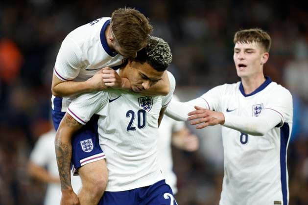 England v Austria - U21, U 21 International Friendly, Länderspiel, Nationalmannschaft James McAtee, Alex Scott and Morgan Rogers of England celebrates 1st goal during the U21 international friendly match between England and Austria at Kenilworth Road on September 9, 2024 in Luton, England. Luton Kenilworth Road England United Kingdom Copyright: xNigelxFrench Sportsphoto APLx 14047377